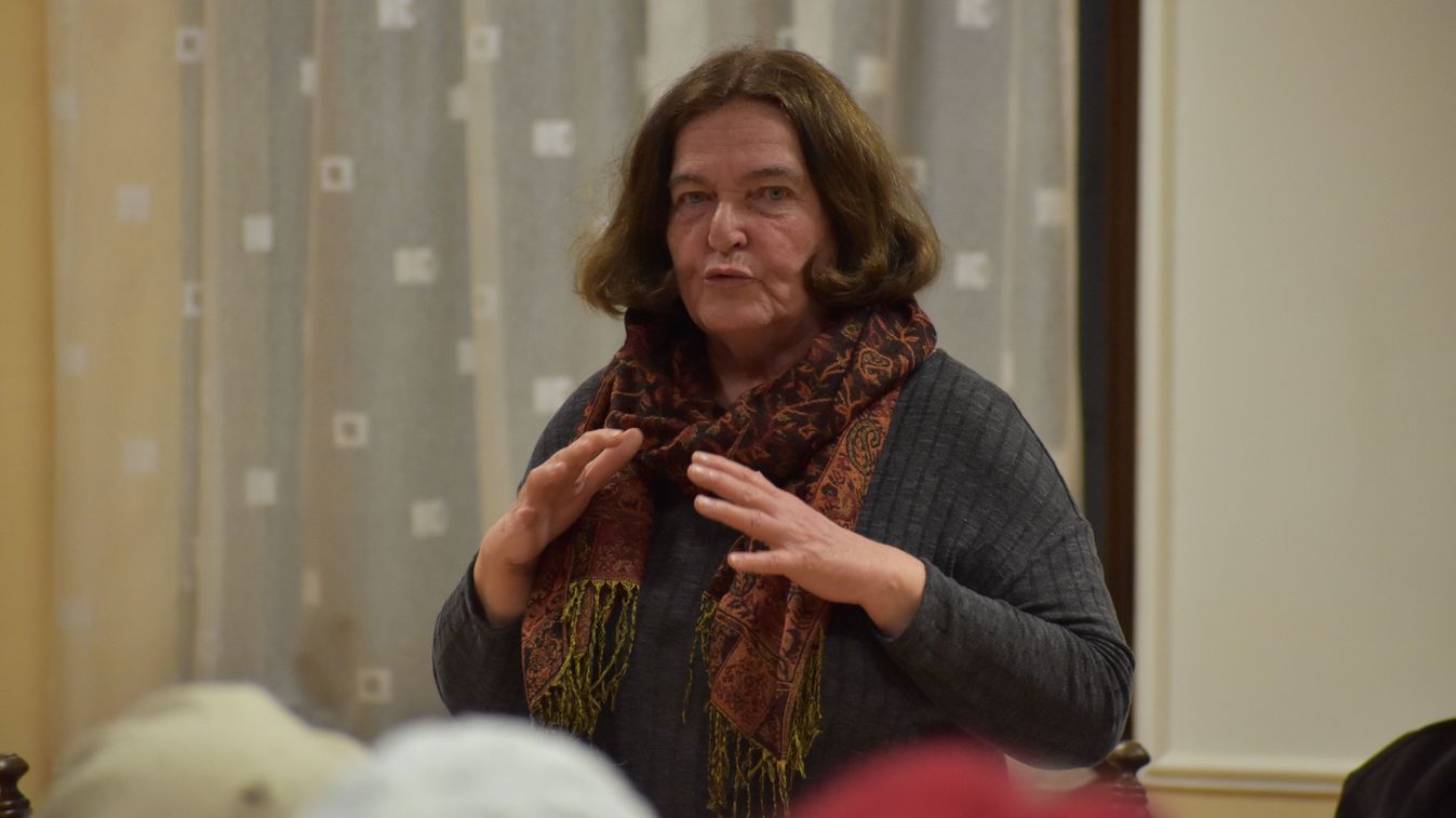 Szerzetesek konyháiba repített a tévéműsorok népszerű szereplője