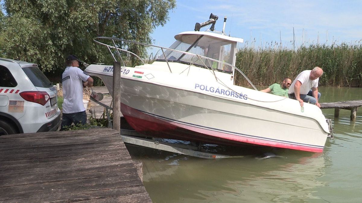Iszapbaragadós szezon: veszteglő hajók a Balatonon