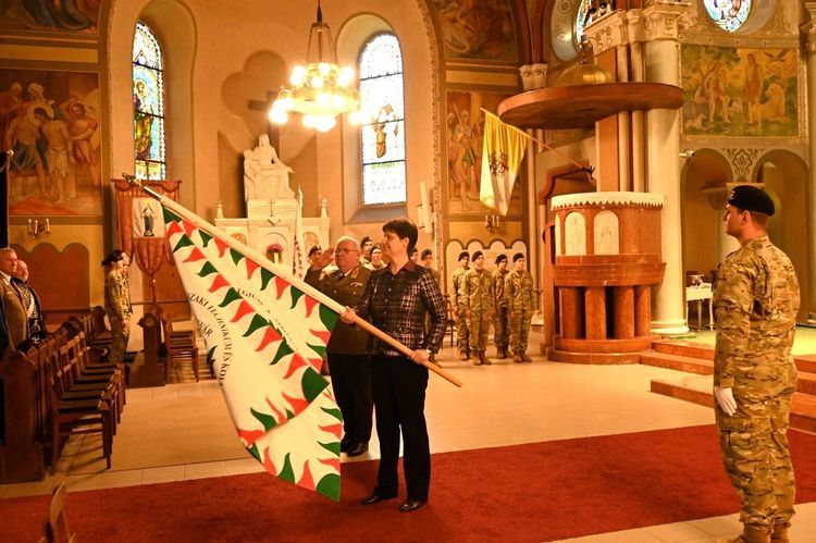Kaposvár hosszú ideje katonaváros, így a honvédelmi pályának jelentős hagyományai vannak a térségben.
