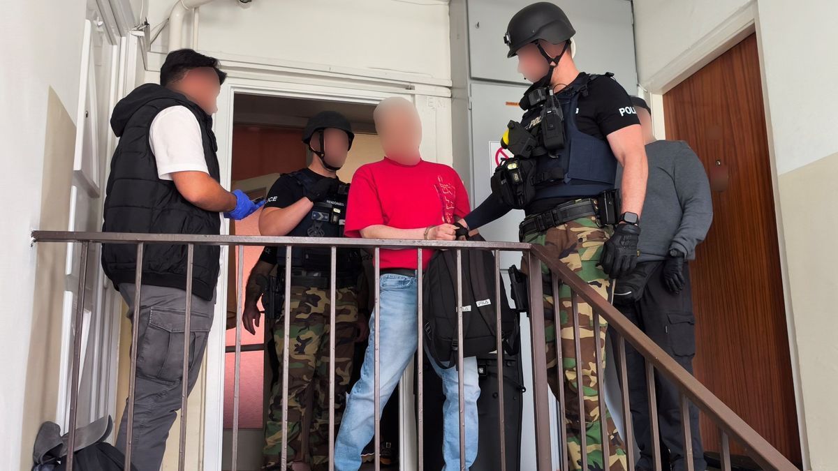 A kaposvári férfit a rendőrök vitték el Fotó: police.hu