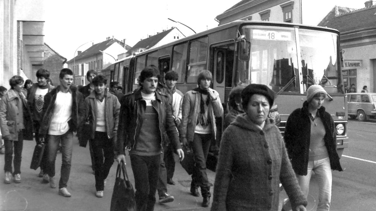 Riasztó tarifaemelés, az utasok harmada inkább gyalog járt - autóbuszkörkép négy évtized távlatából