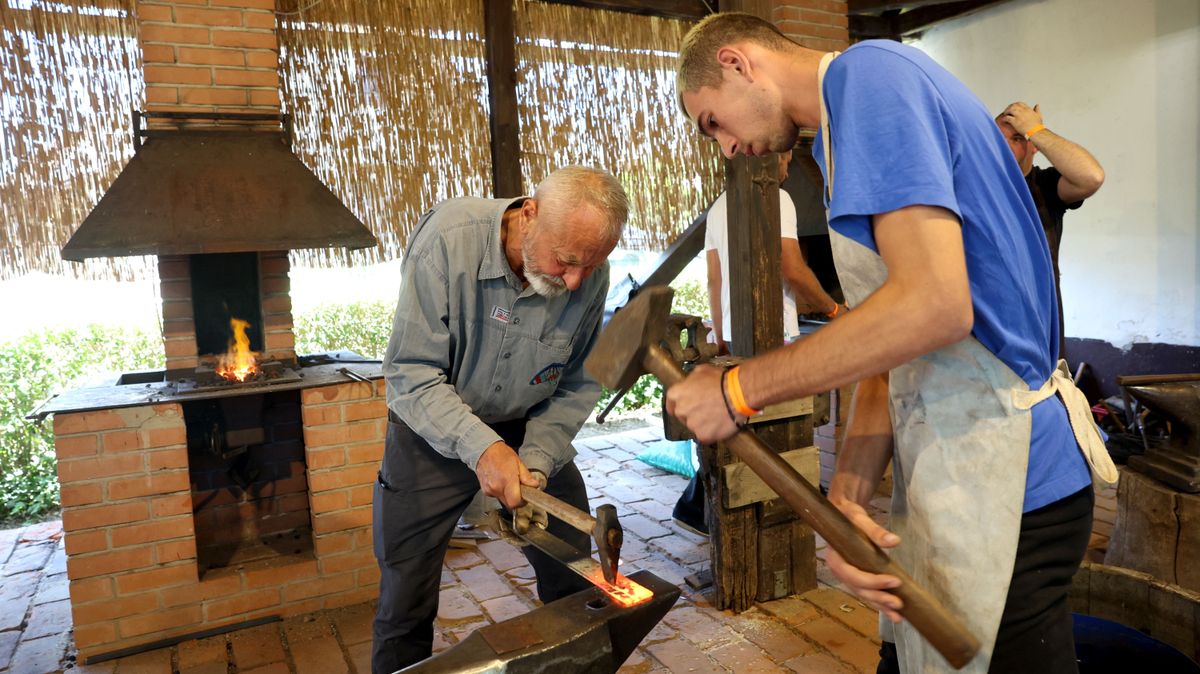 Reneszánszát éli a kovács mesterség, egyedülálló tudást mutattak be