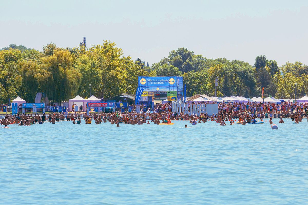 Idén 10 500 fő nevezhetett a Balaton-átúszásra