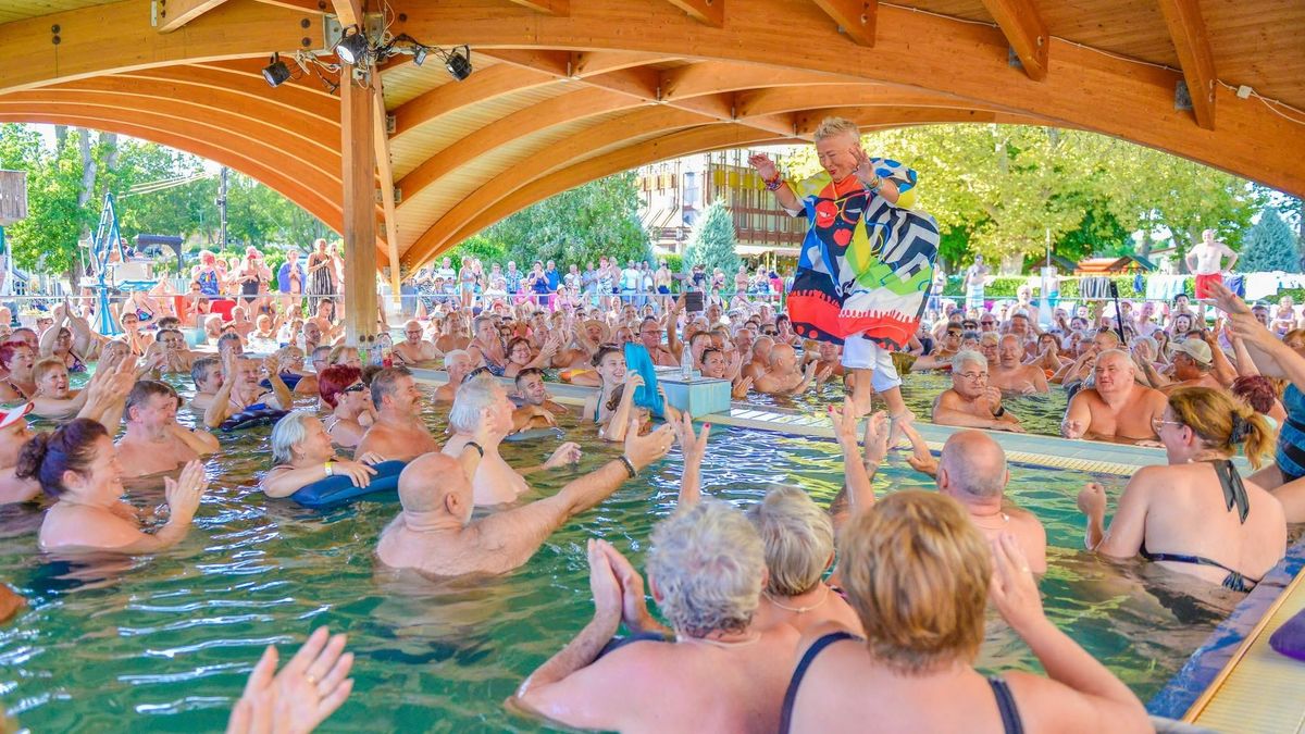 Falusi Mariann nem tud ellenállni az igali gyógyfürdőnek