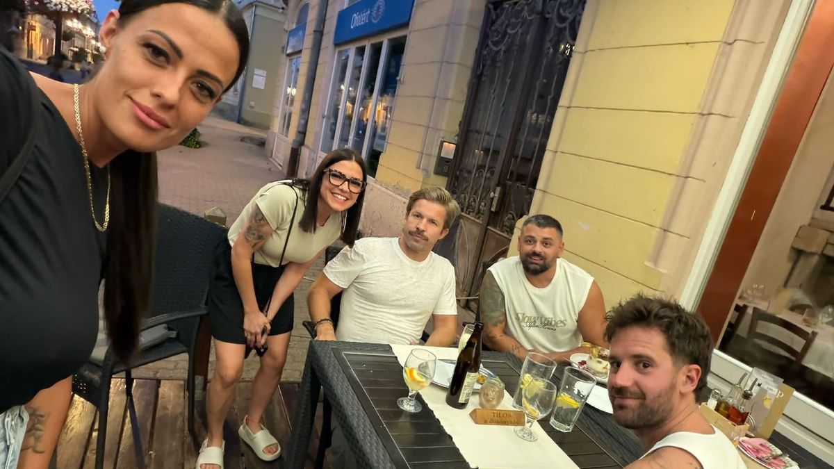 Sztárkavalkád Kaposváron: hajsza után a L'altro teraszán vacsorázott Sebestyén Balázs és csapata