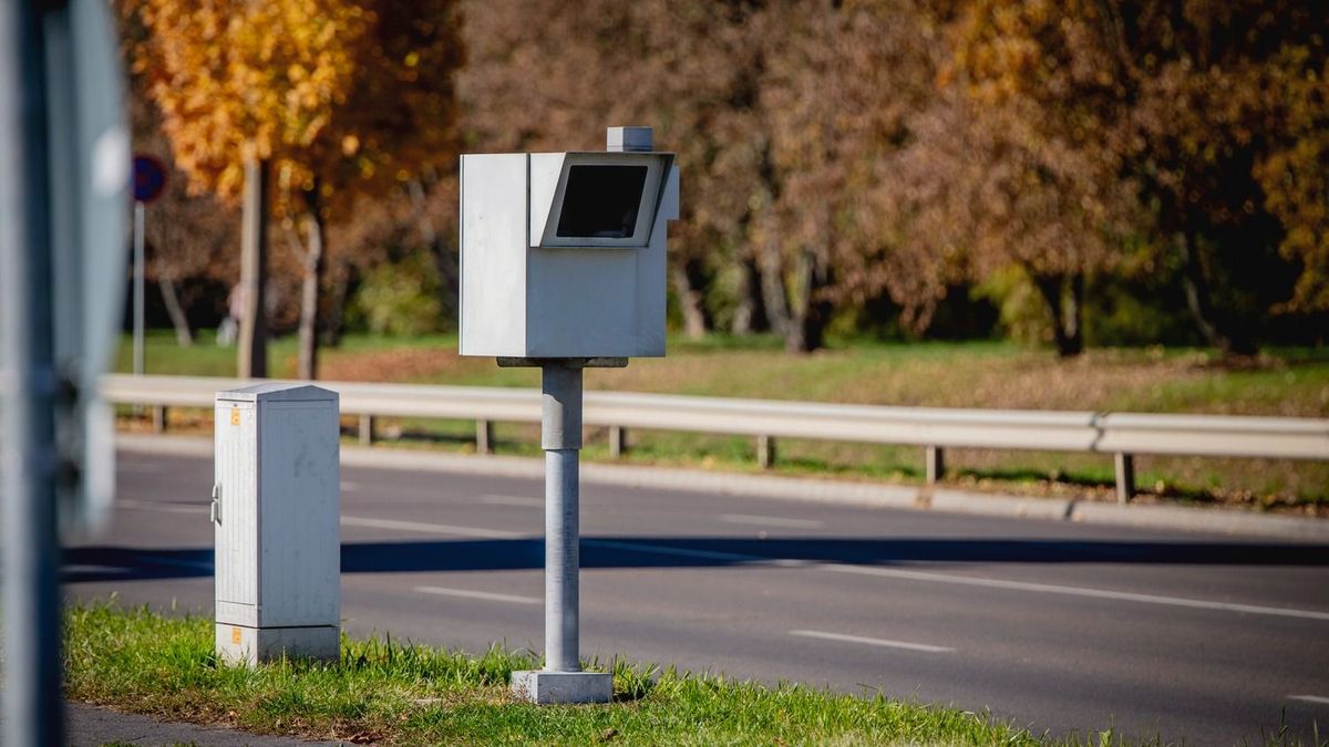 Három új traffipax: saját zsebből üzen hadat a gyorshajtóknak Siófok