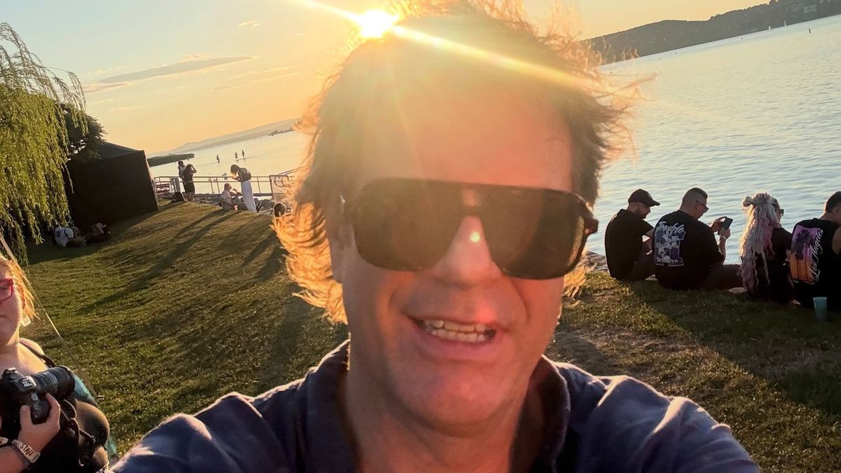 Till Attila is bevette a STRAND Fesztivált: Majkával pörgött a Balatonnál