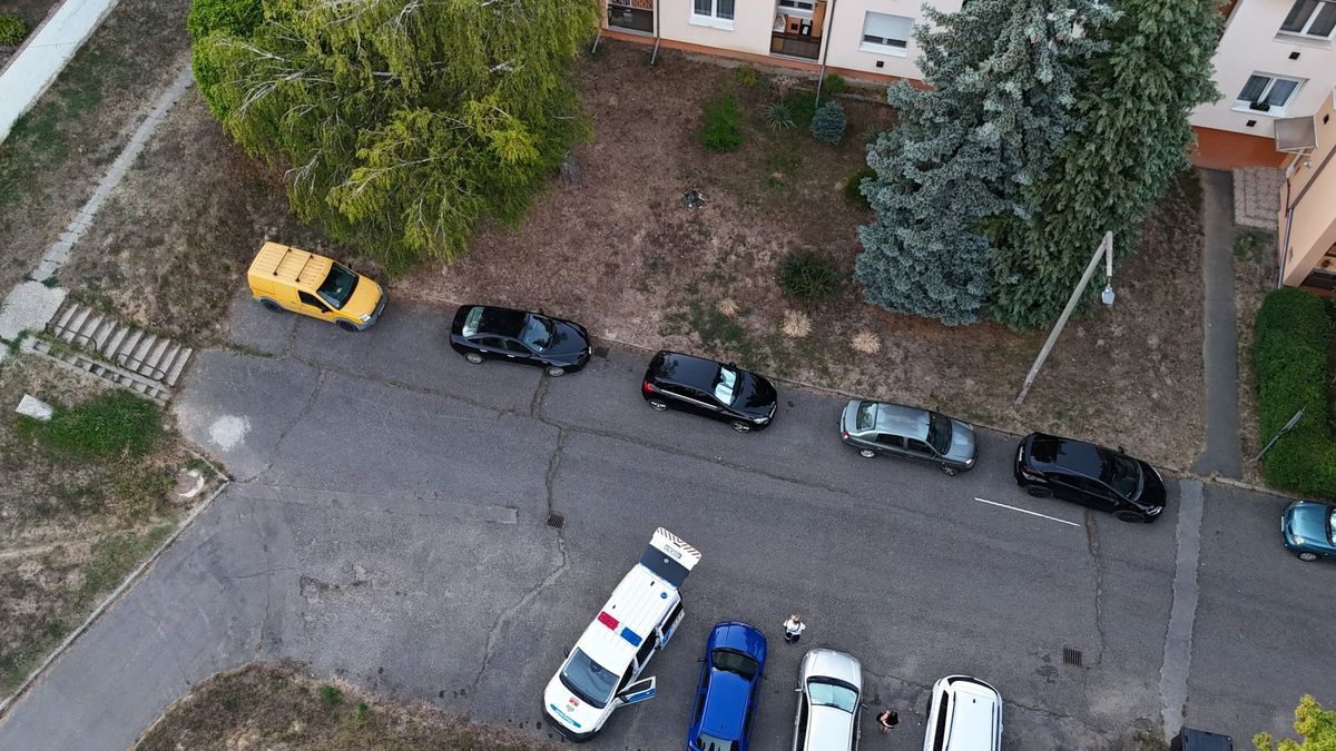 Fantomautós keresnek Kaposváron, parkolóban tört össze egy másikat