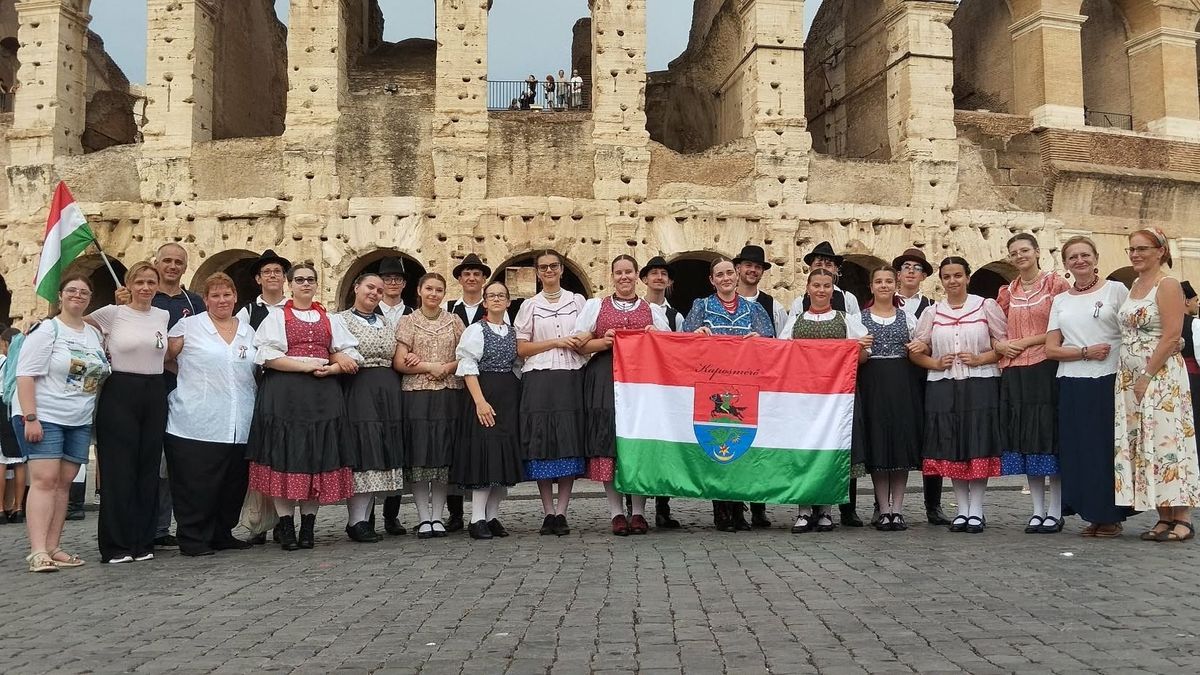 Magyar néptánc a Colosseum árnyékában: somogyi táncosok hódították meg Rómát