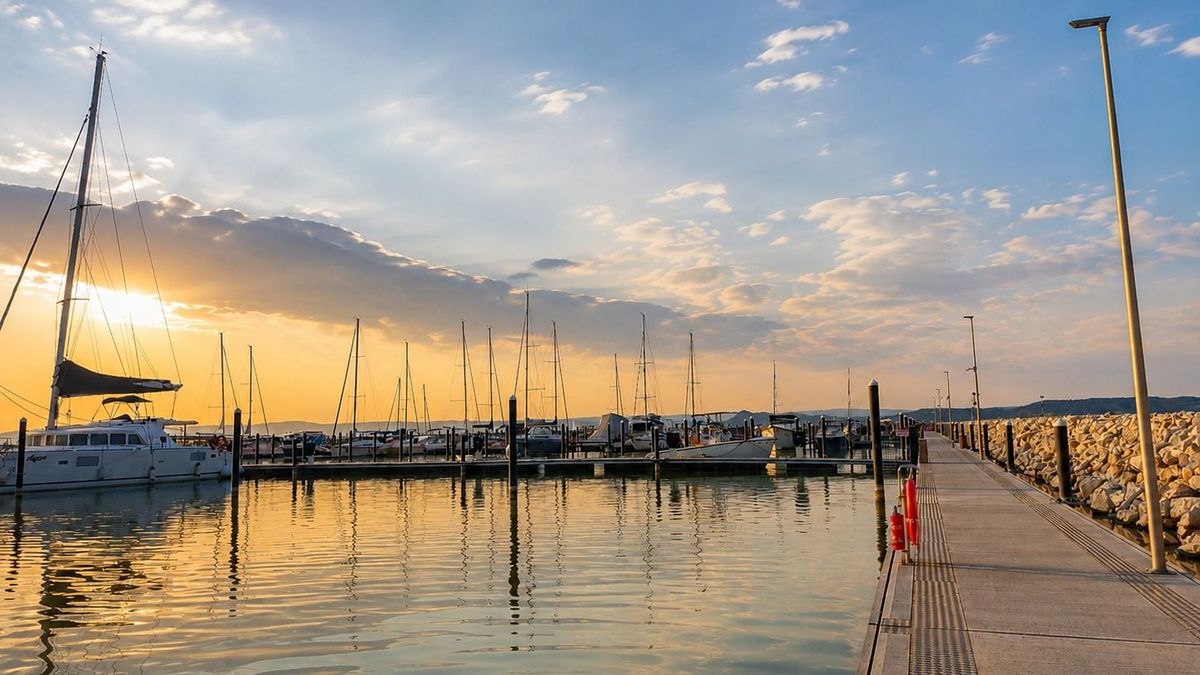 Ki vágja el a gordiuszi csomót Balatonföldváron? Fennmaradási engedéllyel zárulhat a kikötő körüli évek óta húzódó jogvita