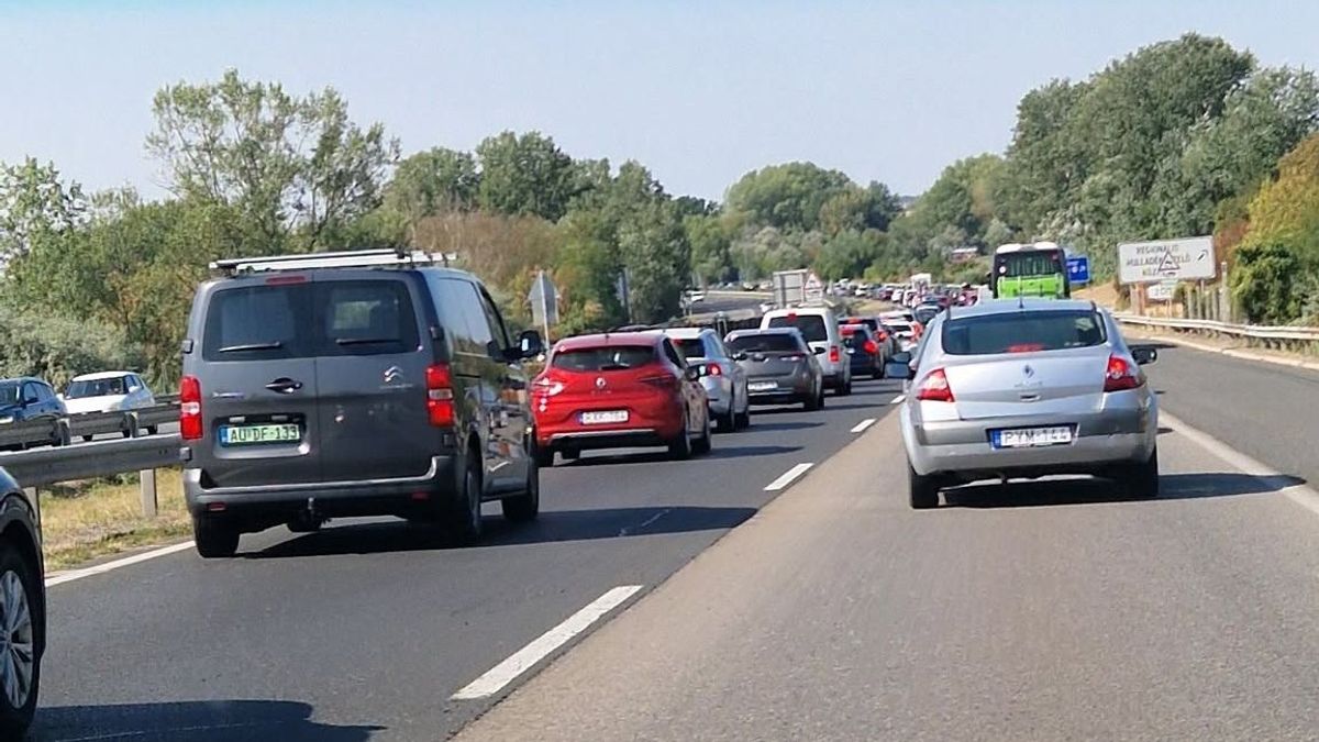 Beállt az M7 mint a gerely, kitartást és végtelen türelmet adjon az ég