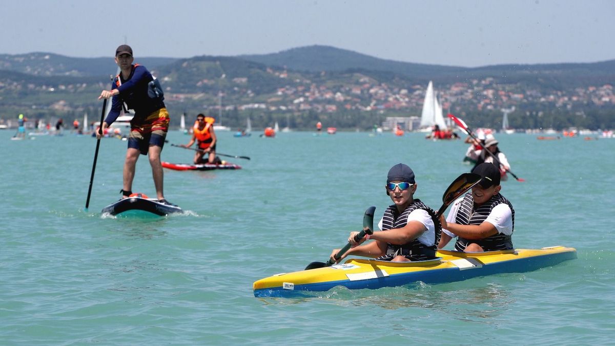 Viharos hétvége jön: elmosná az eső, biztonsági okokból nem rendezik meg a Balaton-átevezést