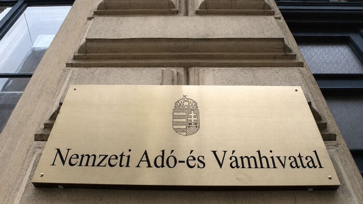 Mielőtt elindul ügyet intézni, tájékozódjon! Előfordulhat, hogy csak délig lesz nyitva a helyi NAV-kirendeltség