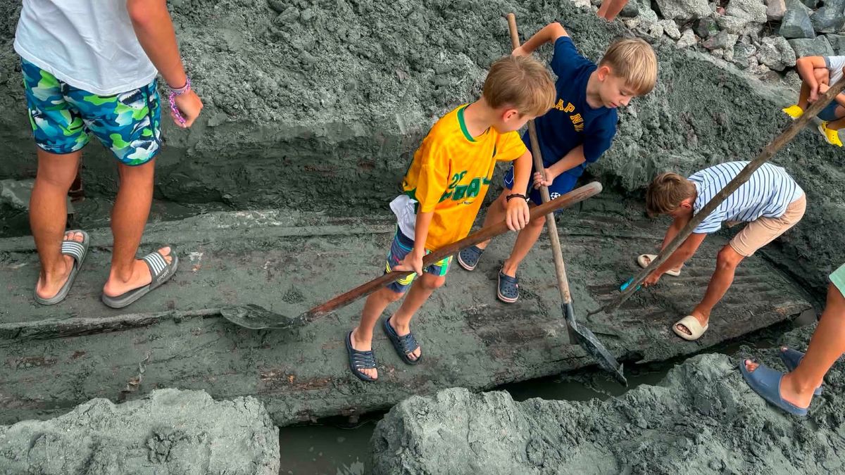 Régi leletre bukkantak Fenyvesen, a strandolók kezdték meg a feltárást