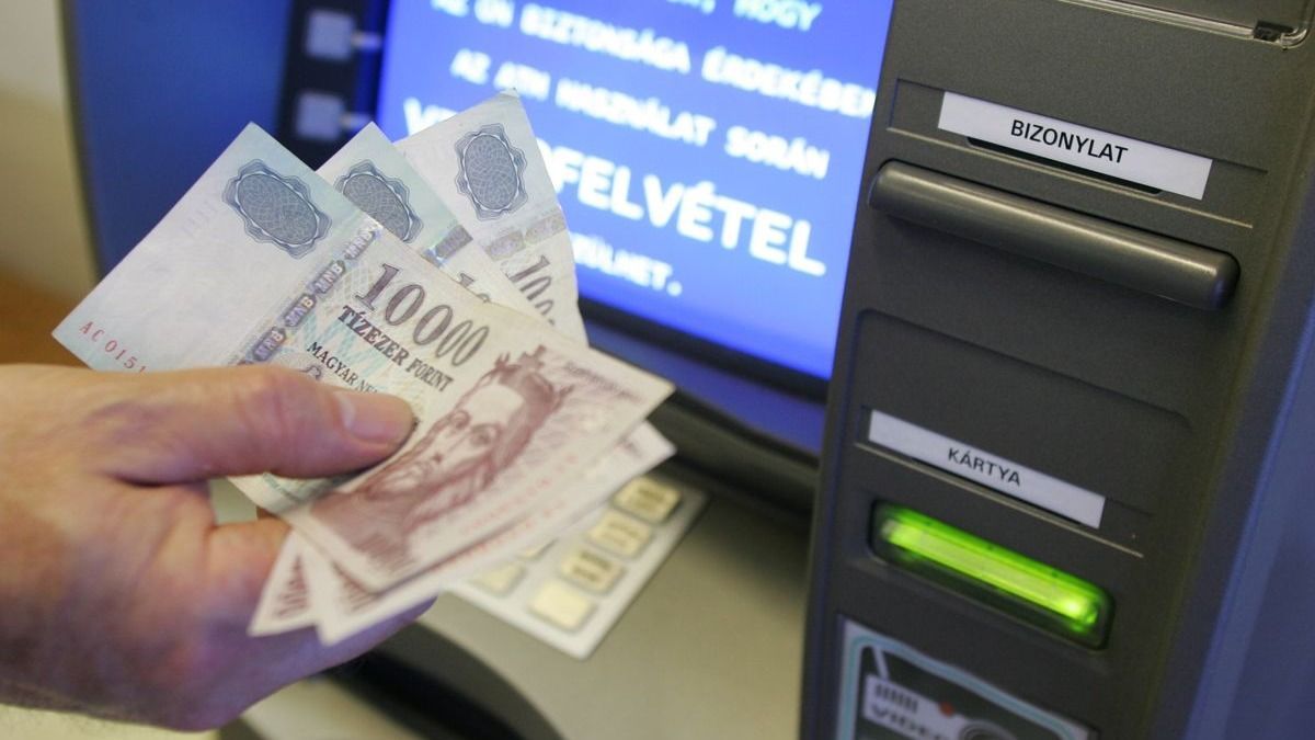 Fontos határidő közeleg, megéri átnézni a fiókokat, régi ruhák zsebeit egy régi öt-, vagy tízezeresért