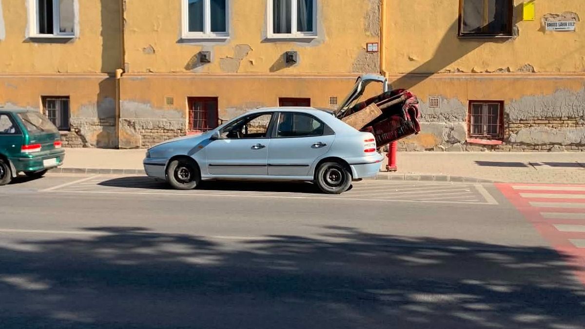 Nagy a bútor, de kicsi a verda? Na fogd meg a söröm!