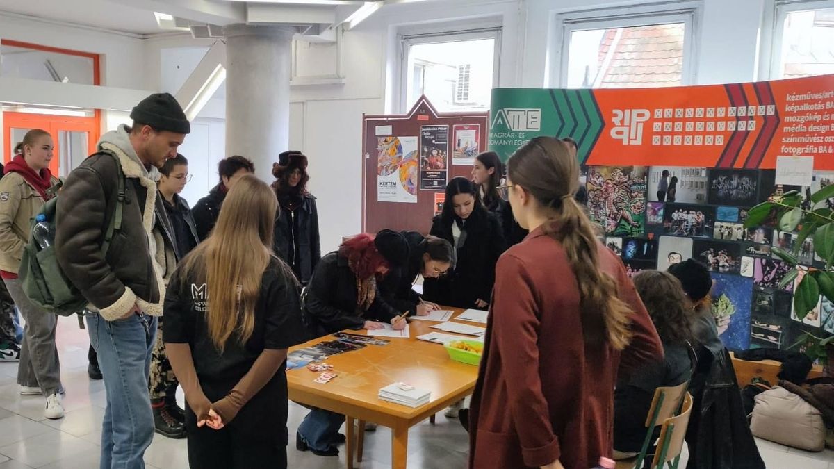 Újra pedagógushallgatók népesítik be a Bajcsy-Zsilinszky utcát