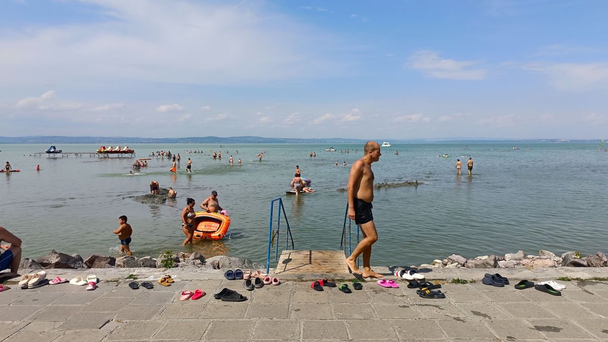Tényleg a külföldre menekülő magyarok és az erős forint tette tönkre a nyarat a Balatonnál?