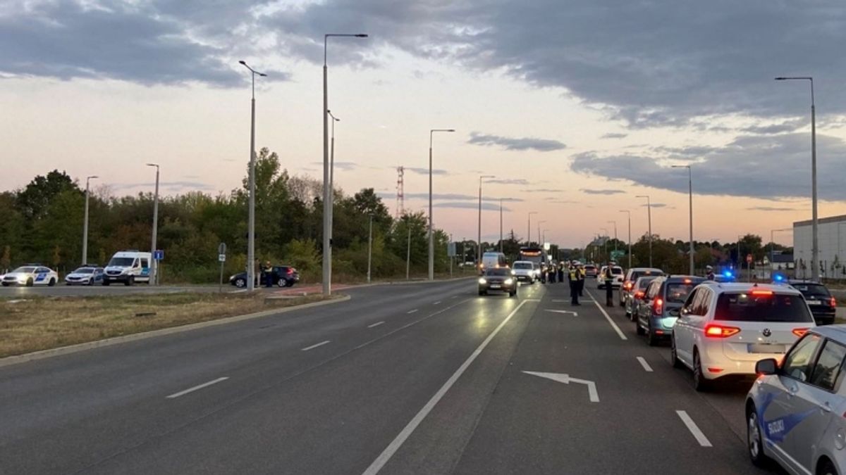 Leleplezték a telefonáló és gyorshajtó sofőröket: Közel 600 autóst ellenőriztek a rendőrök!