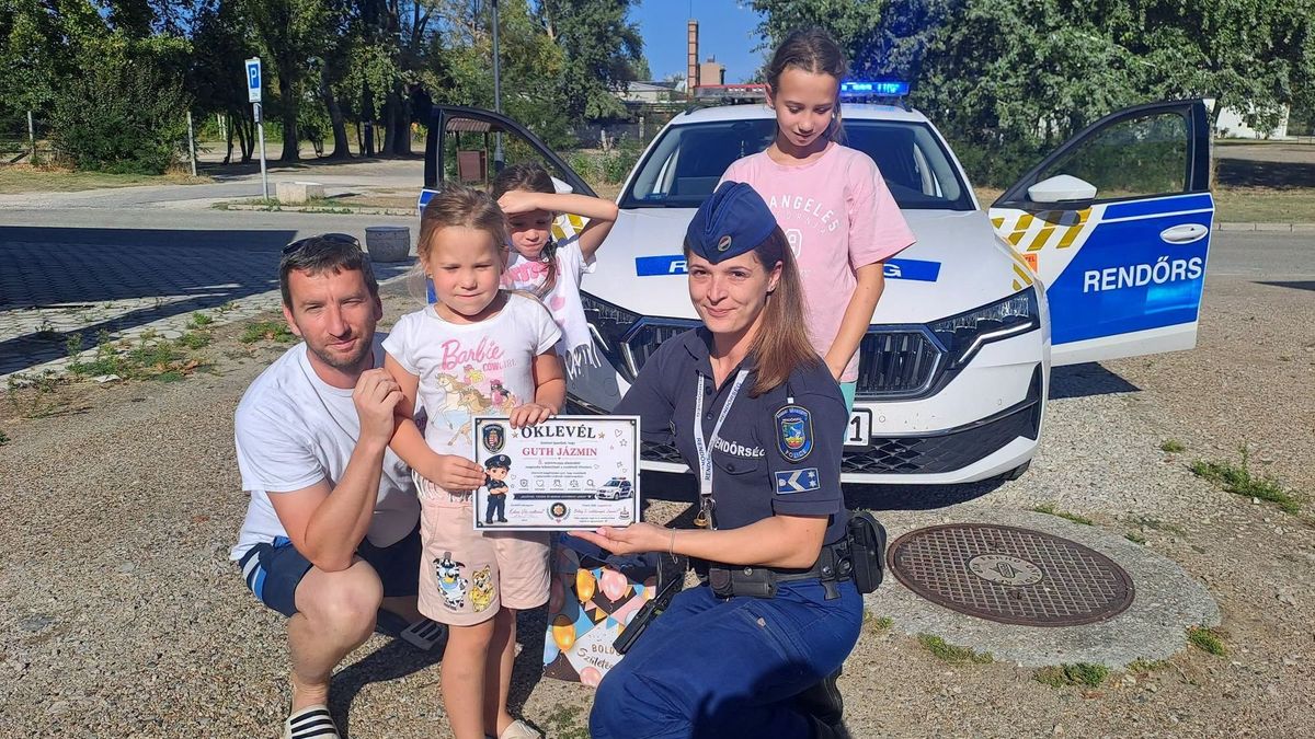 Egy ötéves kislány álmát váltották valóra a fonyódi rendőrök