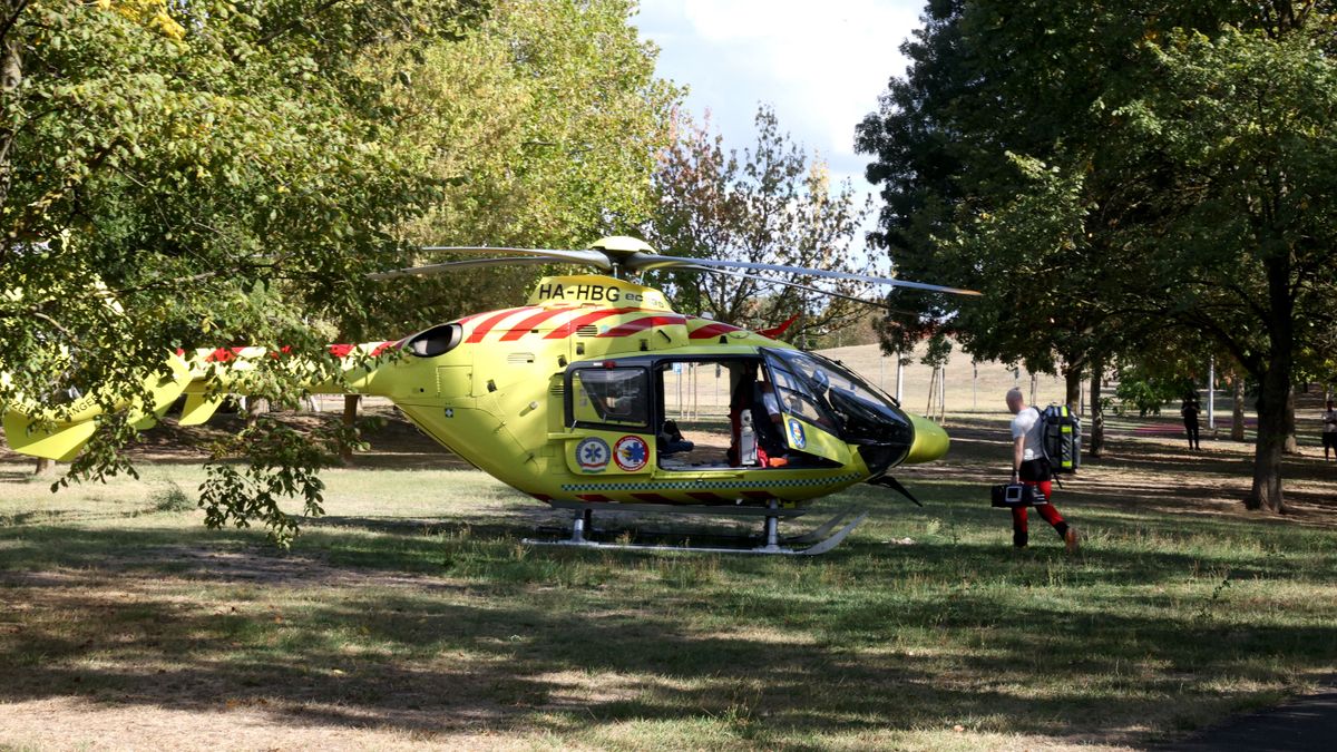 Tragédia a kaposvári Városligetben: egy kisgyermek életéért küzdöttek (helyszíni fotók)