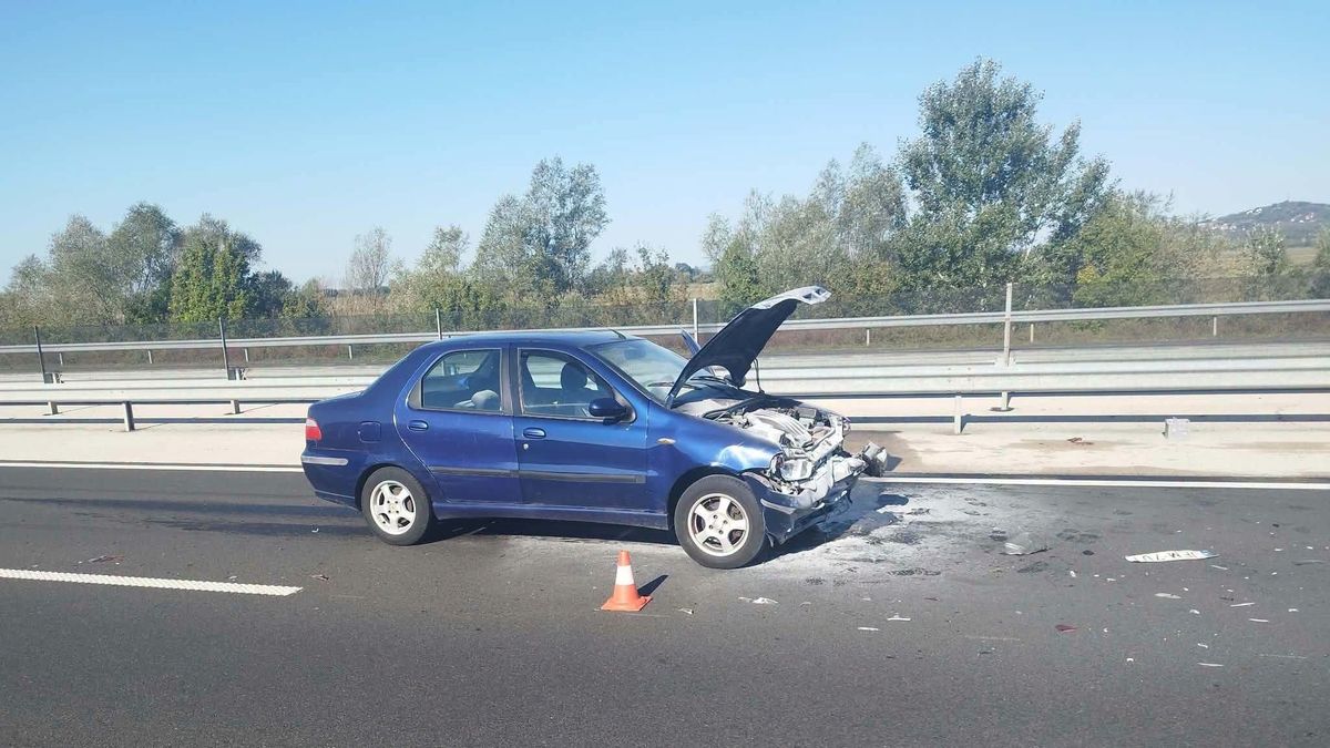 Brutális baleset az M7-esen, megdöbbentő fotókon az ütközés