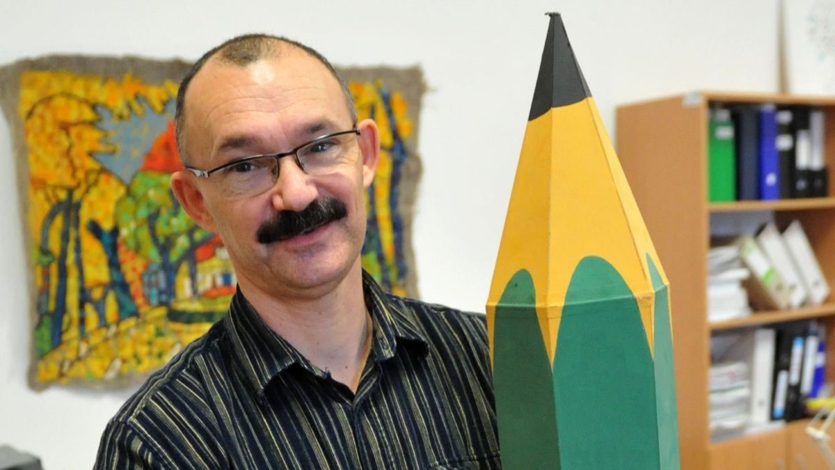 Mesék helyett tudomány: különleges gyerekújságot álmodott meg a kaposvári grafikus