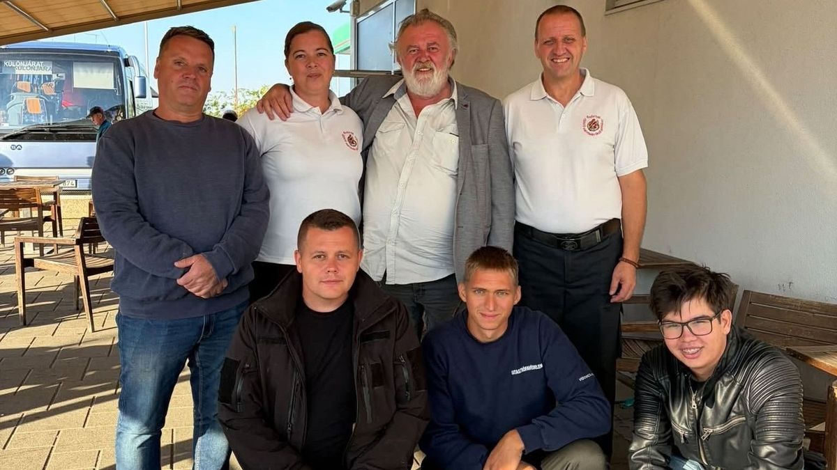 Még Csuja Imrével is találkoztak a versenyen remeklő siófoki hagyományőrző tűzoltók