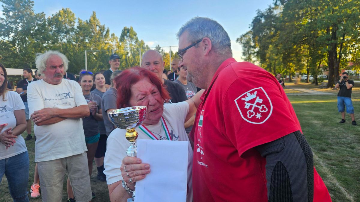 Az erős embereknek is van szíve, kevesen tudják, hogy ennyire – a Solti Bikákat senki nem tudta legyőzni a Nemzetközi Kötélhúzó Versenyen (videó és galéria)