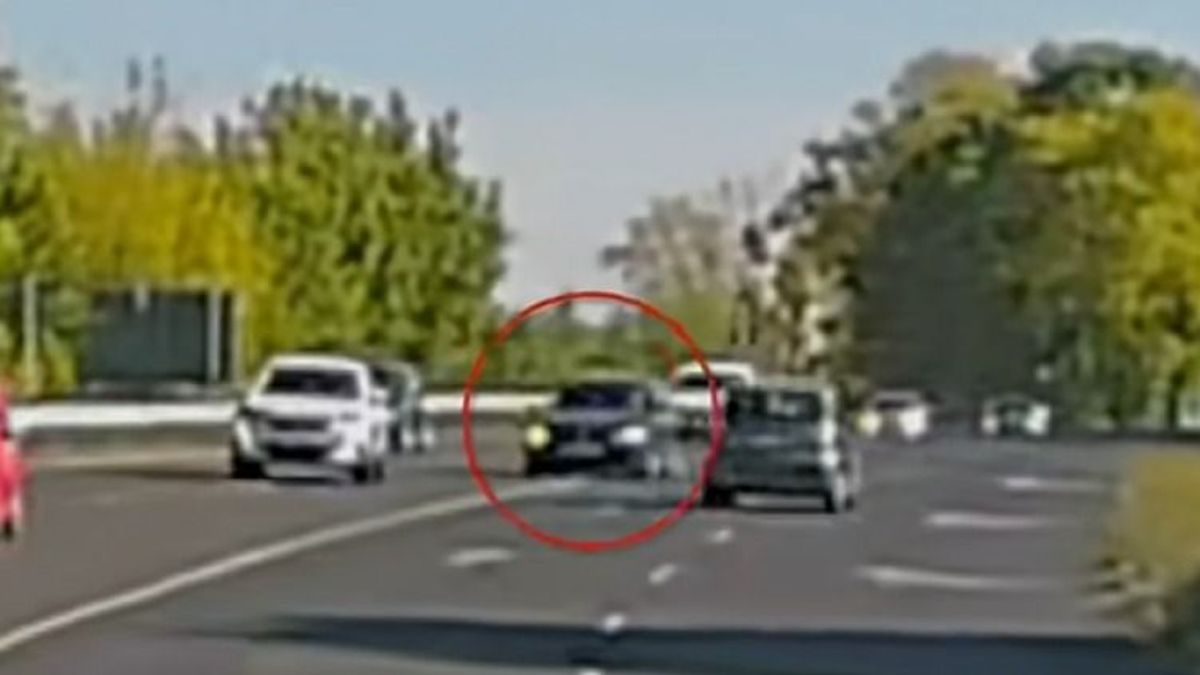 Frontális ütközést úszott meg a vétlen autós Jutánál - VIDEÓ