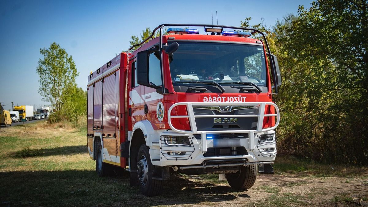 Új technikát kaptak a siófoki tűzoltók, 42 méter magasra is felérnek