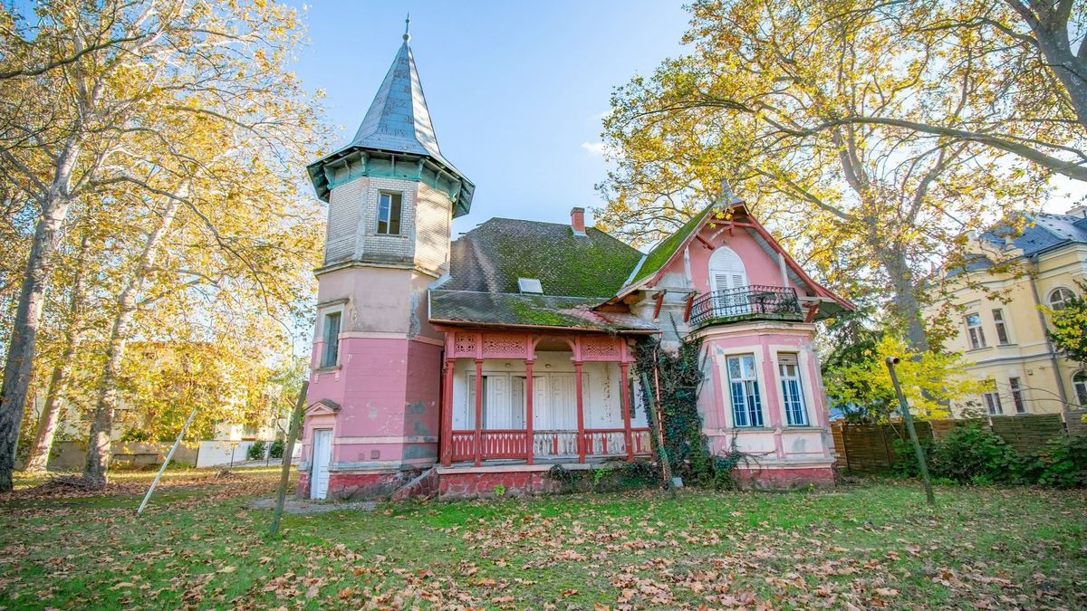 Rejtély a zárt ajtók mögött – milyen titkokat őriz a Petőfi sétány két villája? (GALÉRIA)