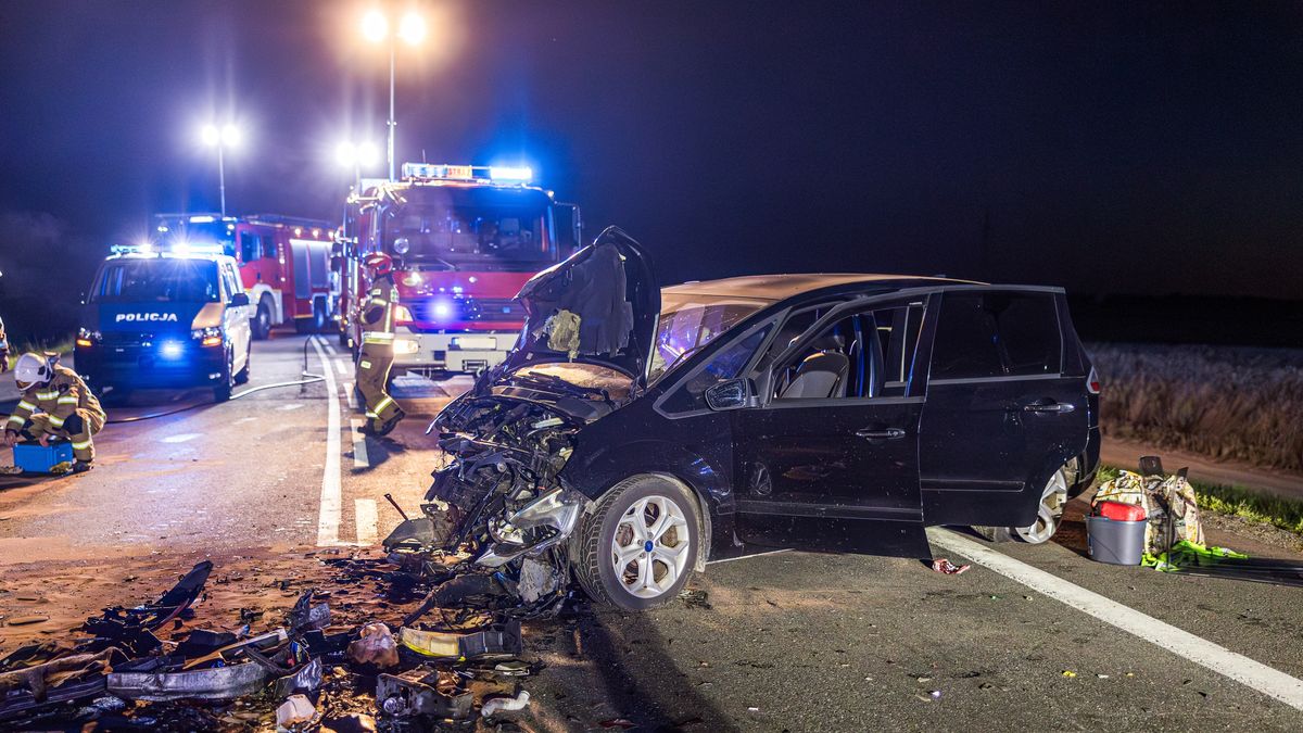 Lángoló roncs zárta el az utat: hősies küzdelemben oltották el az autót Somogyban