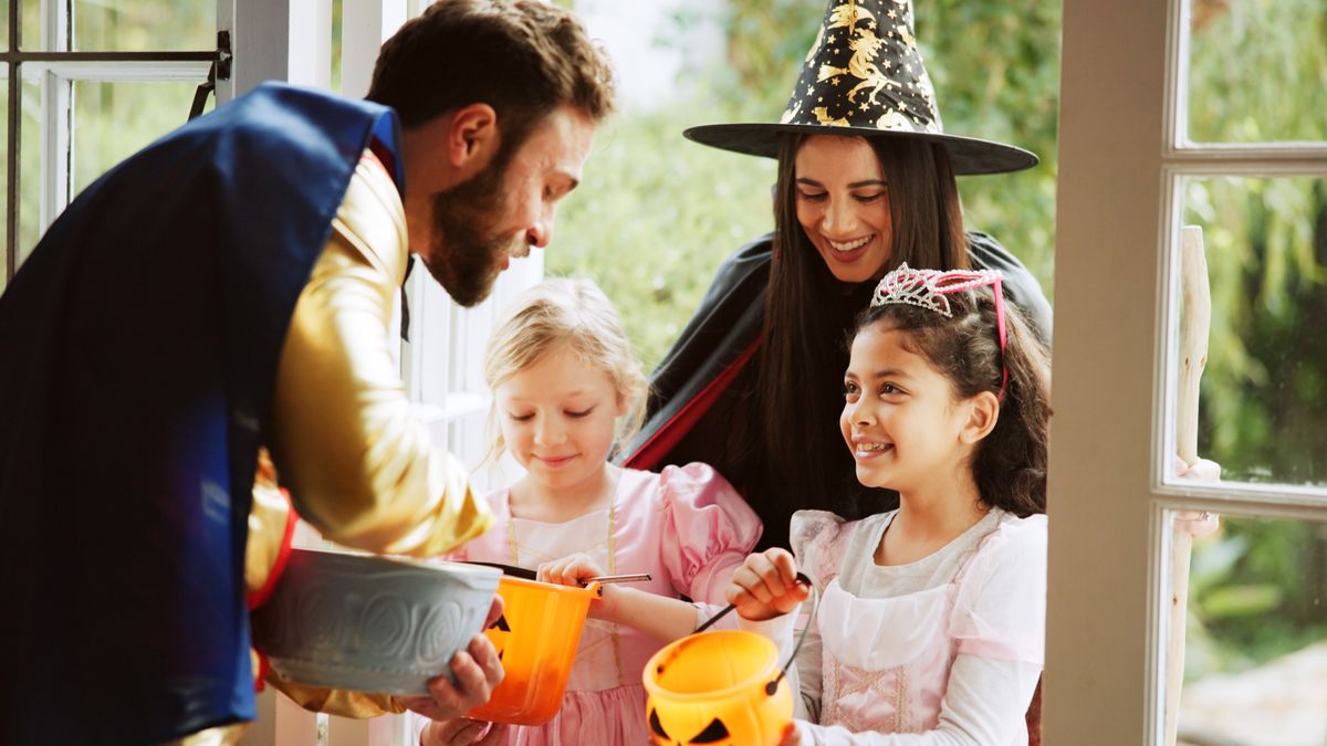 Csokit osztanál vagy rémisztgetnél? Önkénteseket keresnek Taszáron halloweenre
